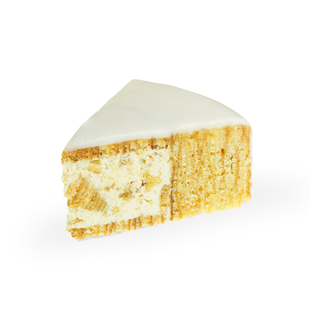 Baumkuchen-Torte-St-ck-Netz Ein Tortenstueck mit weisser Glasur, hellem, saftigem Teig, ruhend auf weissem Hintergrund.