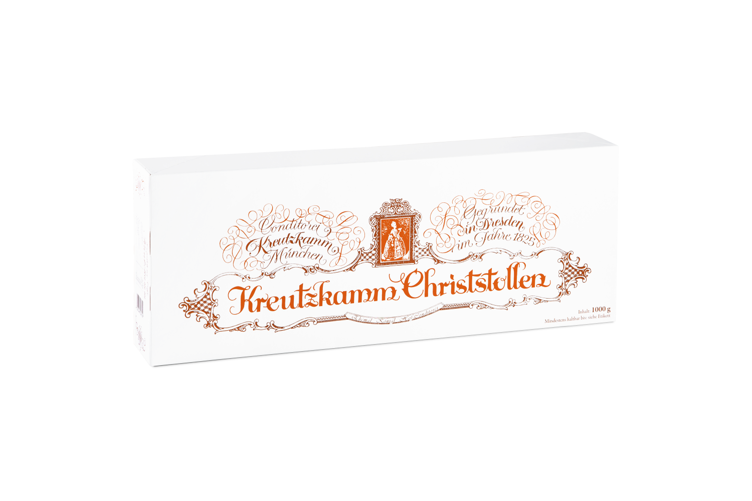Kreutzkamm_Verpackungen_Christstollen_Karton_1000g-klein Weisse Verpackung von Kreutzkamm Christstollen mit brauner verzierter Schrift auf der Vorderseite. Text: "Conditorei Kreutzkamm Muenchen", "Gegruendet in Dresden im Jahre 1825", "Inhalt: 1000g Mindestens haltbar bis siehe Falzstich".
